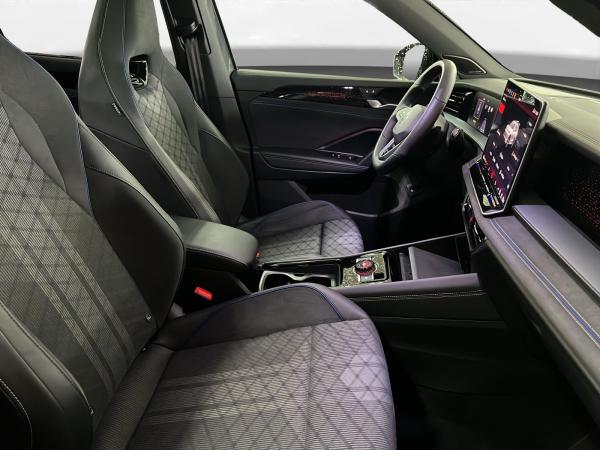 Volkswagen Tayron 2.0 TDI 4M R-Line AHK Pano Matrix LM 19" Navi ACC