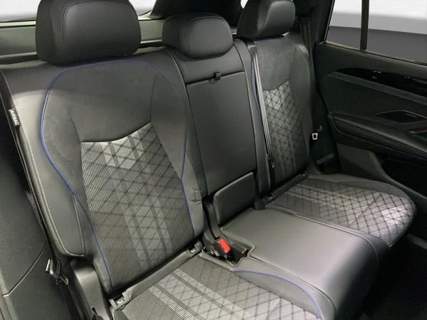 Volkswagen Tayron 2.0 TDI 4M R-Line AHK Pano Matrix LM 19" Navi ACC