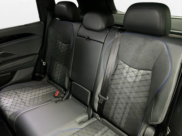 Volkswagen Tayron 2.0 TDI 4M R-Line AHK Pano Matrix LM 19" Navi ACC