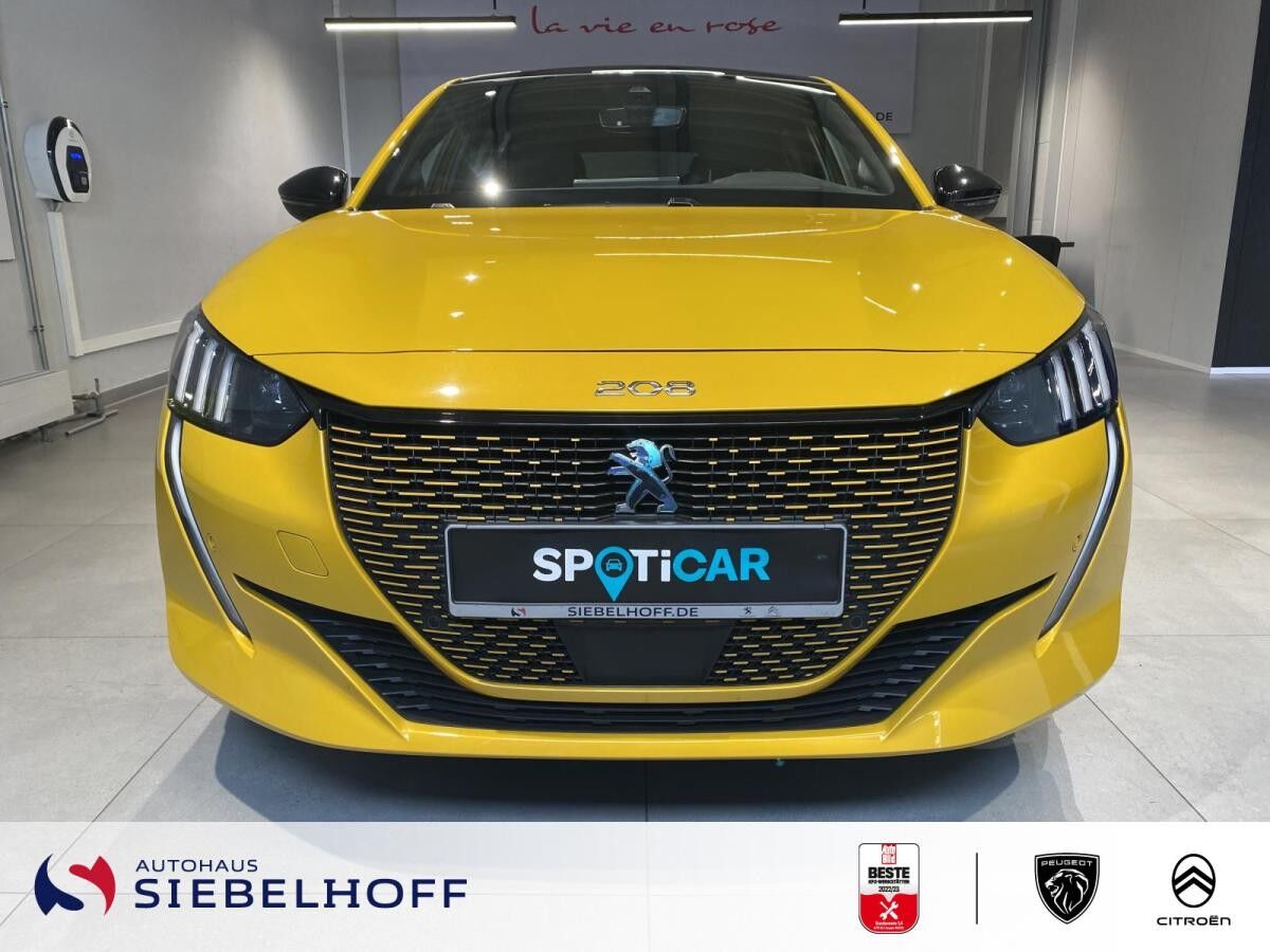 Peugeot 208 e-208 GT Elektromotor 136 *Navi*Keyless*CAM*SHZ*Pano*