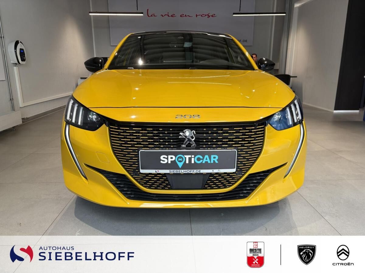 Peugeot 208 e-208 GT Elektromotor 136 *Navi*Keyless*CAM*SHZ*Pano*