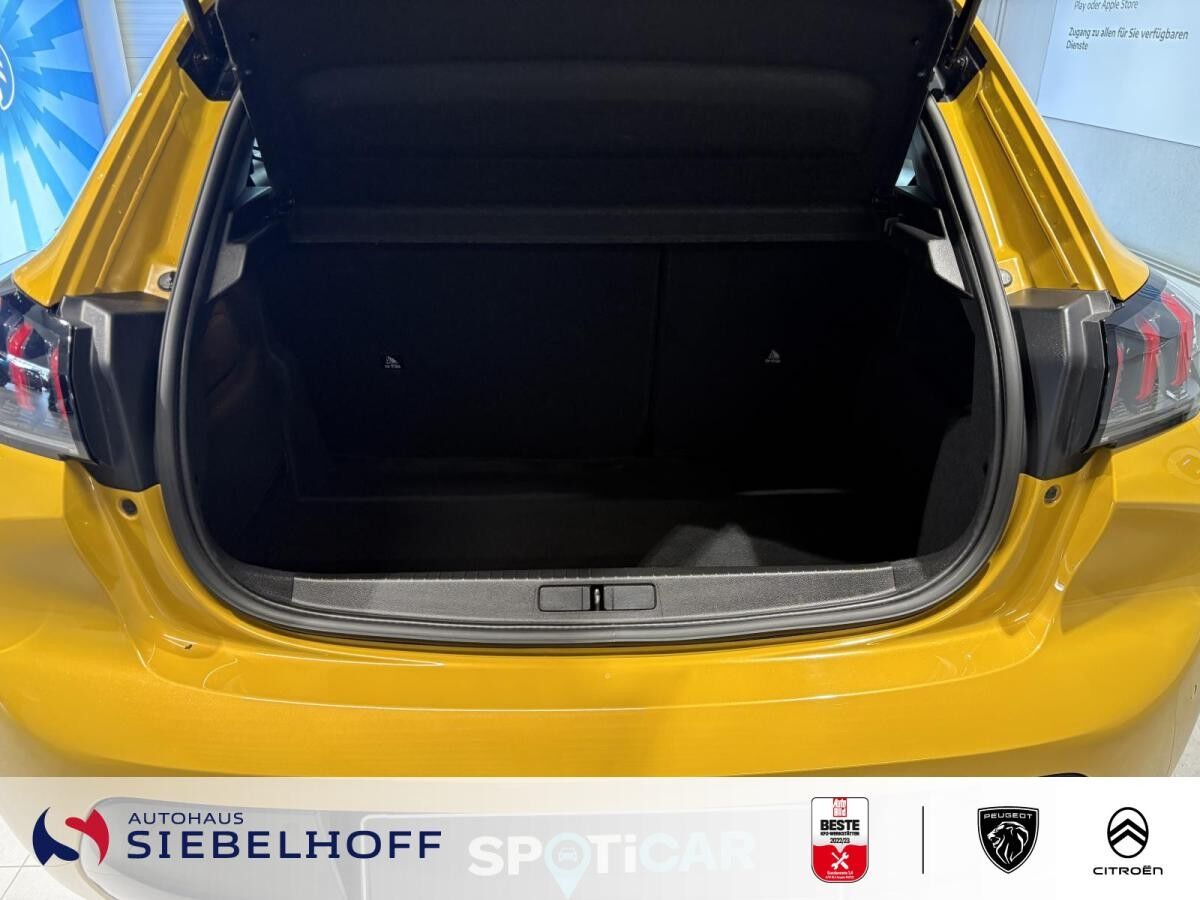 Peugeot 208 e-208 GT Elektromotor 136 *Navi*Keyless*CAM*SHZ*Pano*