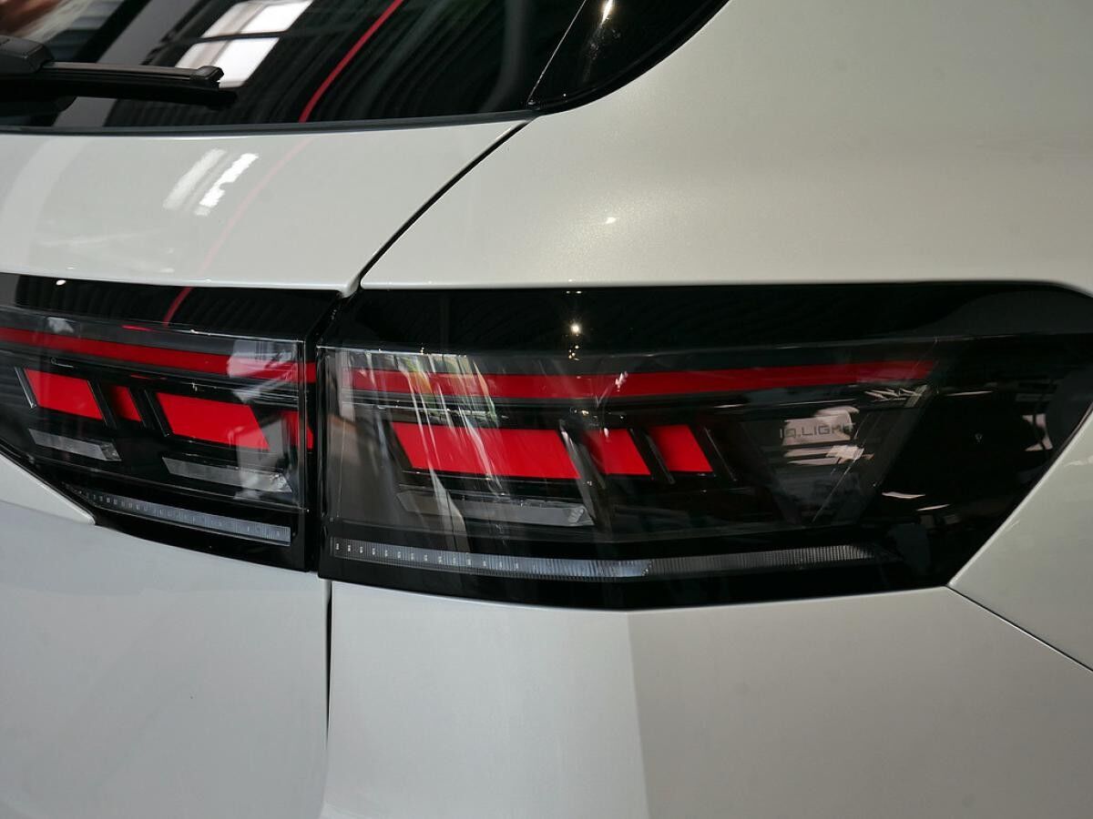 Volkswagen Passat Variant R-Line 2.0l TDI 4MOTION 142 kW (193 PS)