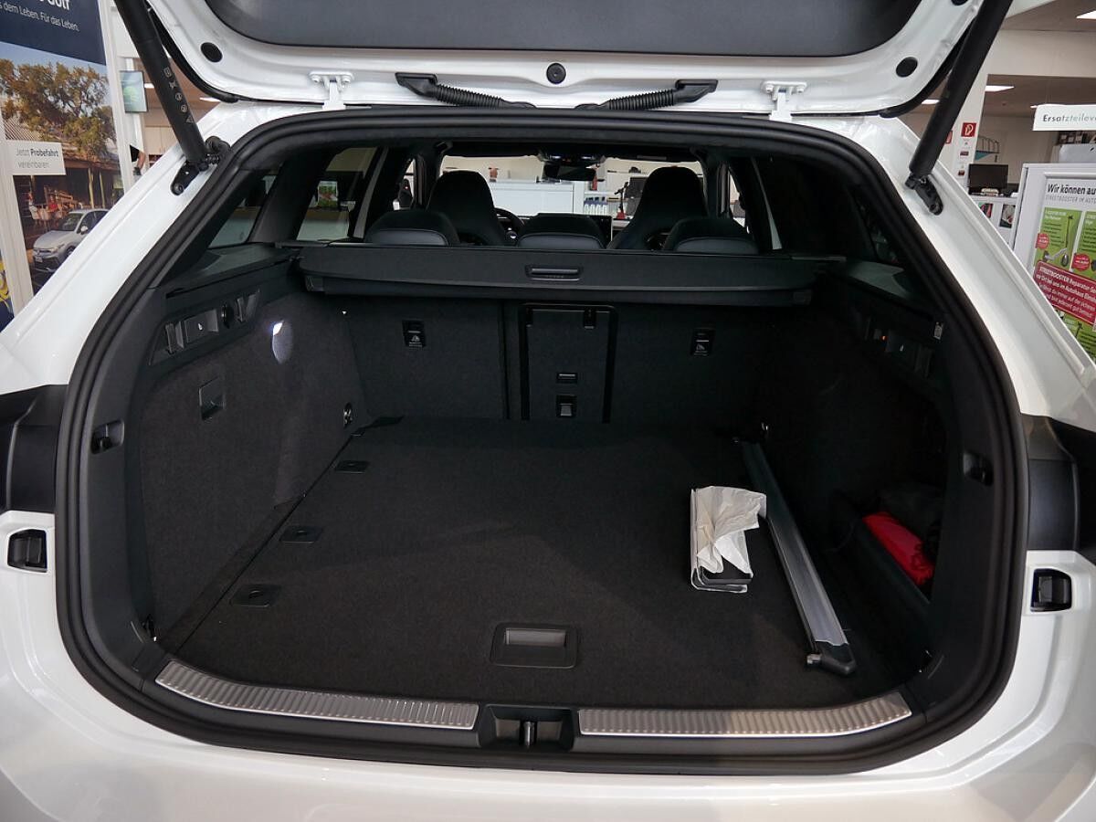 Volkswagen Passat Variant R-Line 2.0l TDI 4MOTION 142 kW (193 PS)