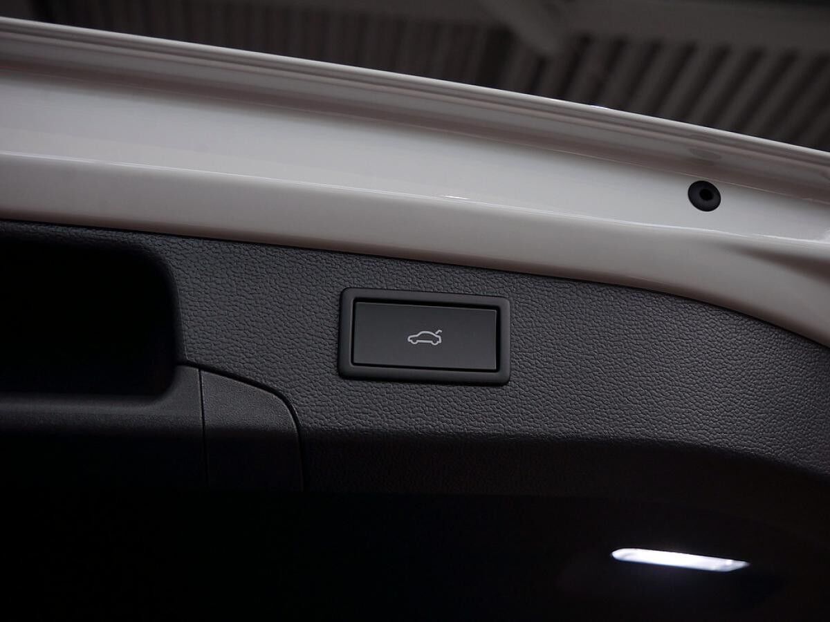 Volkswagen Passat Variant R-Line 2.0l TDI 4MOTION 142 kW (193 PS)