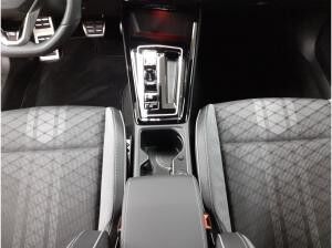 Volkswagen Golf VIII 2.0TSI 4Motion *Navi*Matrix-LED*R-Line