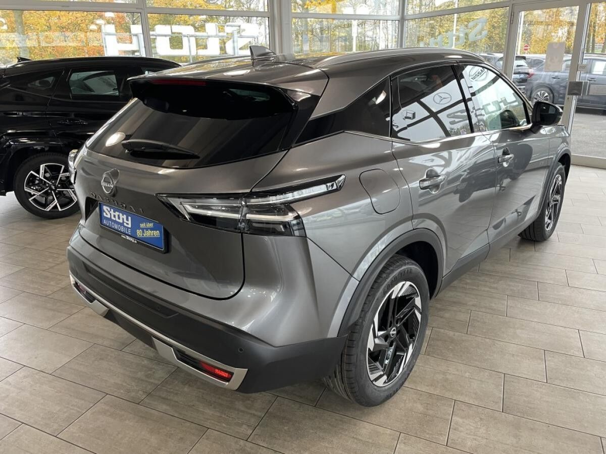 Nissan Qashqai 1.3 N-Connecta DIG-T mHEV X-TRONIC P.Dach