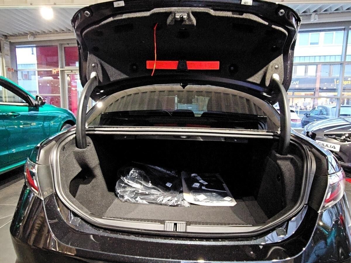 Alfa Romeo Giulia Quadrifoglio 520 PS ✨Akrapovic Abgasanlage