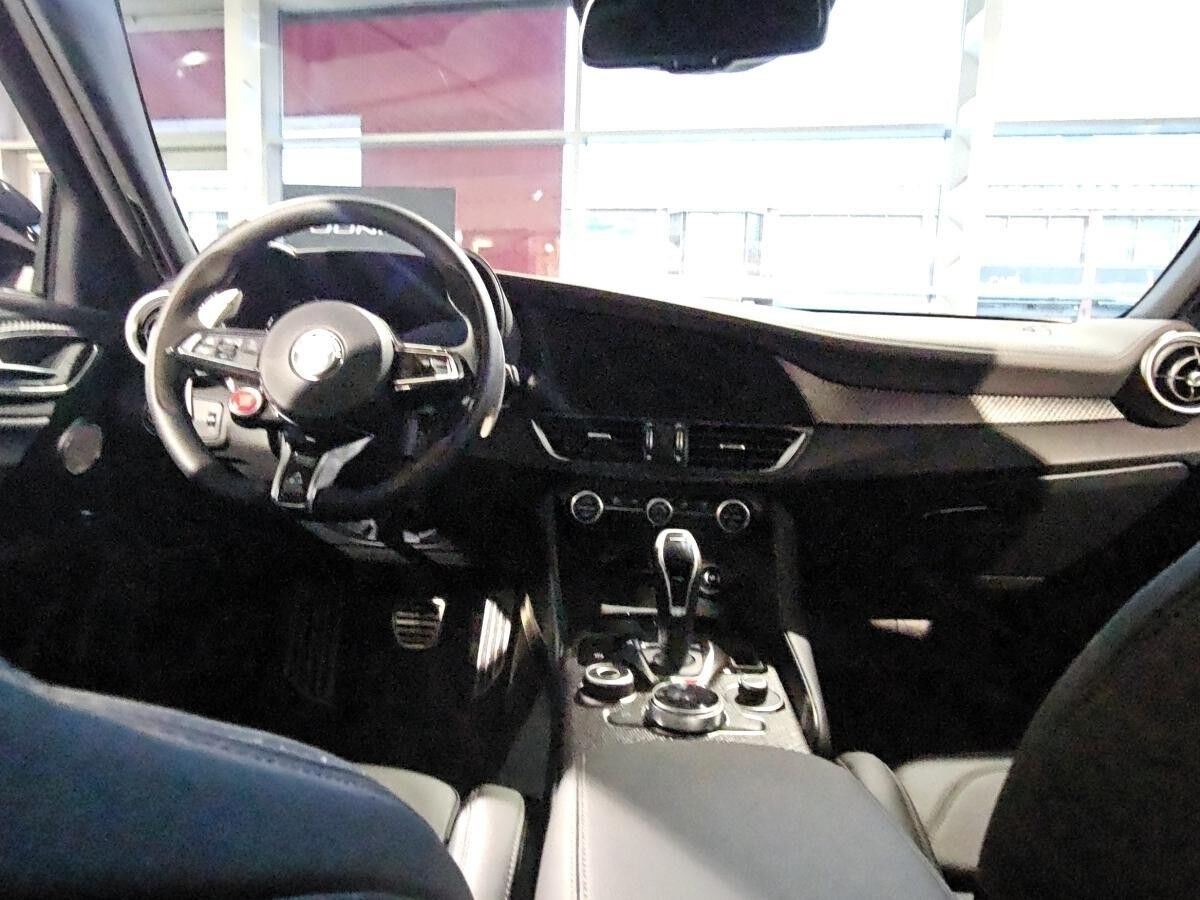 Alfa Romeo Giulia Quadrifoglio 520 PS ✨Akrapovic Abgasanlage