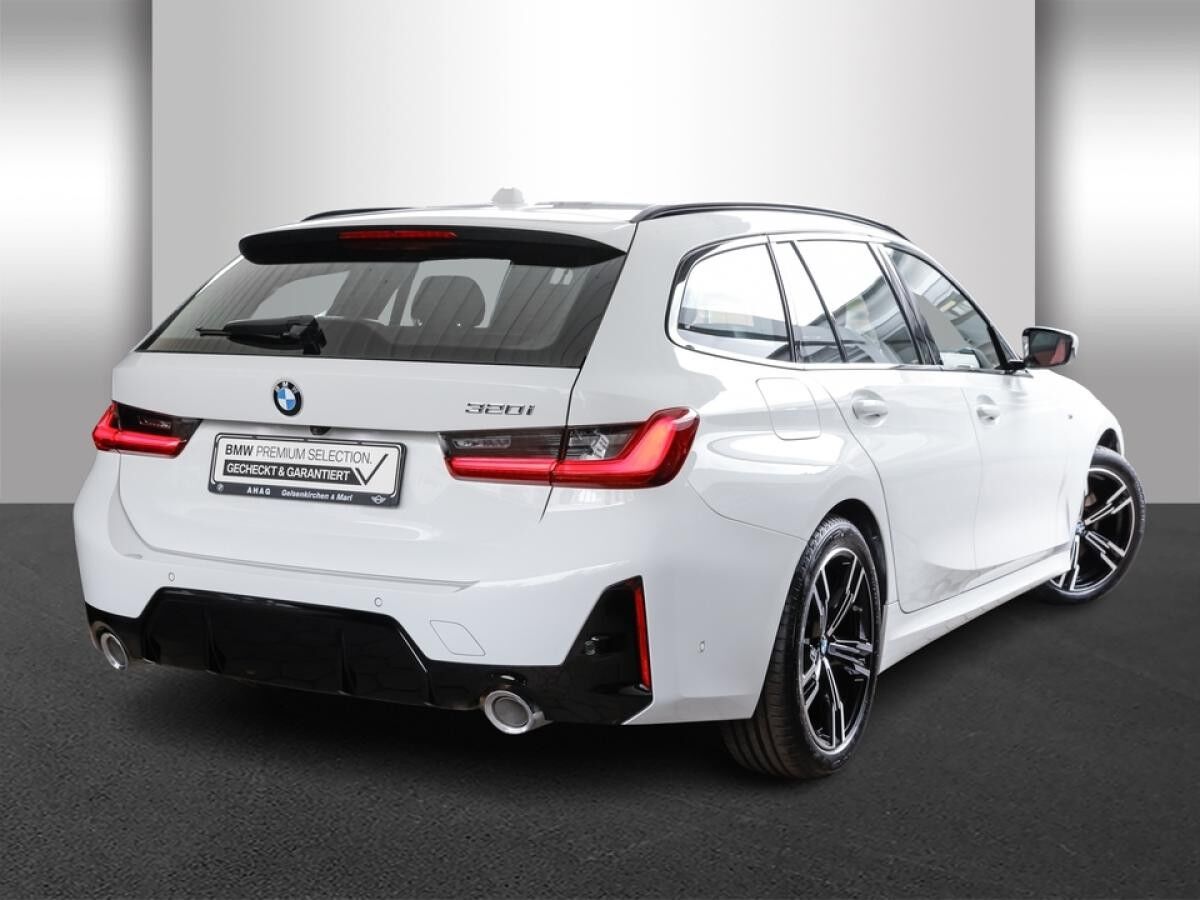 BMW 320 i Touring Aut. M Sport *on top 1190 € BMW Zubehör Gutschein 1190 € * !!!