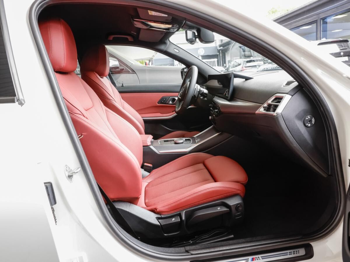 BMW 320 i Touring Aut. M Sport *on top 1190 € BMW Zubehör Gutschein 1190 € * !!!