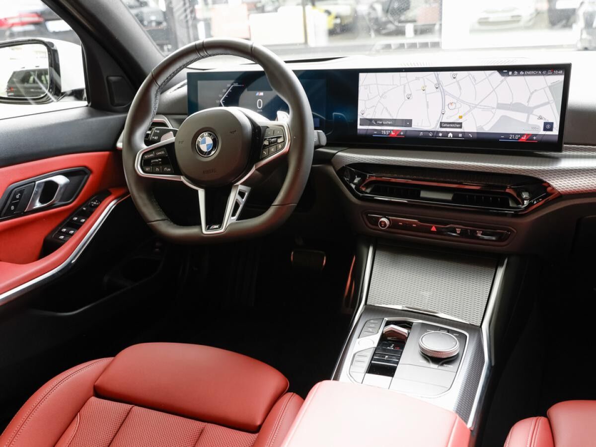 BMW 320 i Touring Aut. M Sport *on top 1190 € BMW Zubehör Gutschein 1190 € * !!!