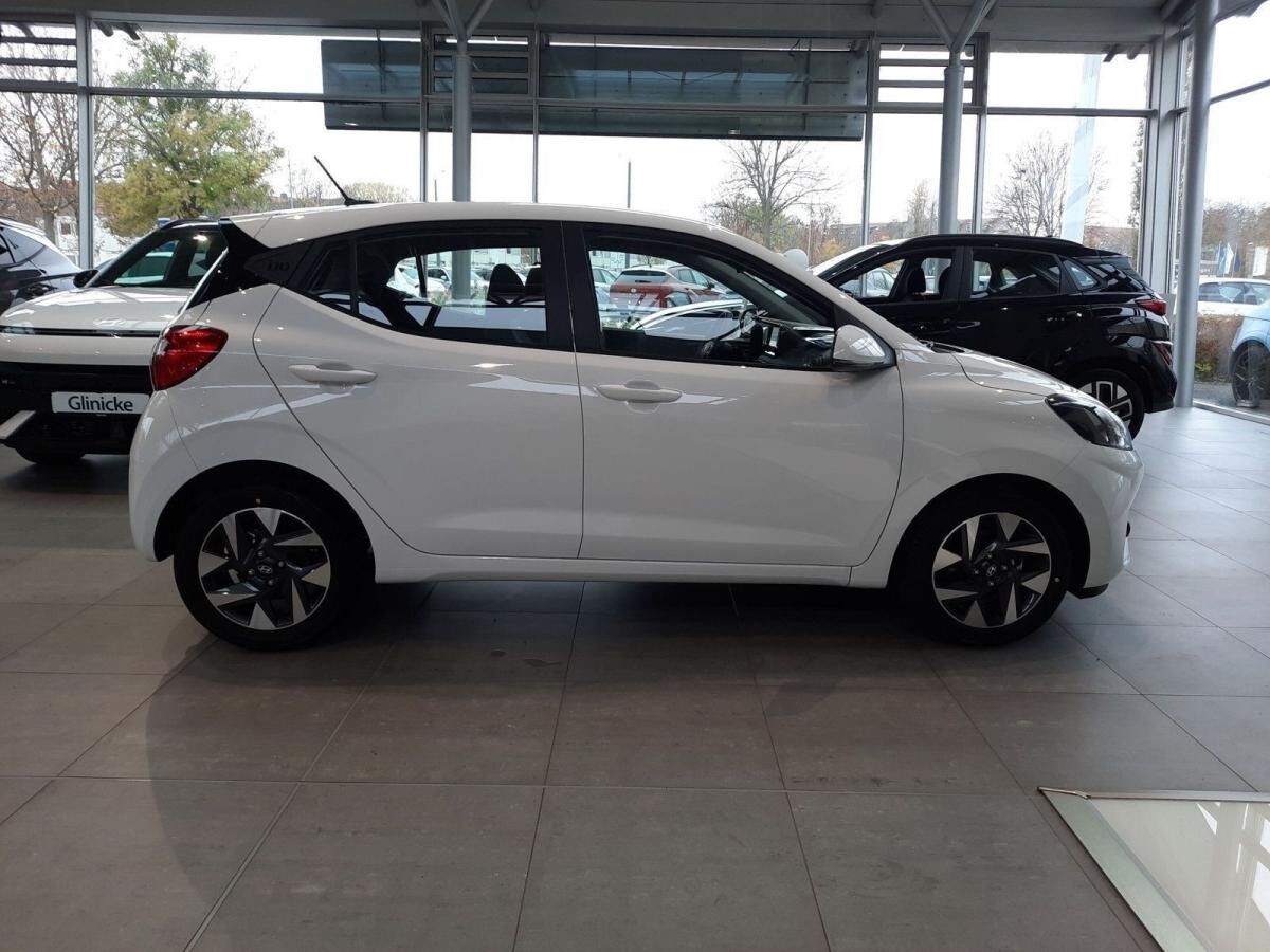Hyundai i10 Trend*Navi*SitzHeiz*LenkrHeiz*RKam