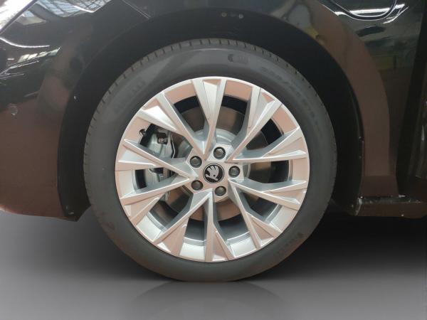 Skoda Superb Combi Selection 1.5 TSI DSG IV AHK NAVI