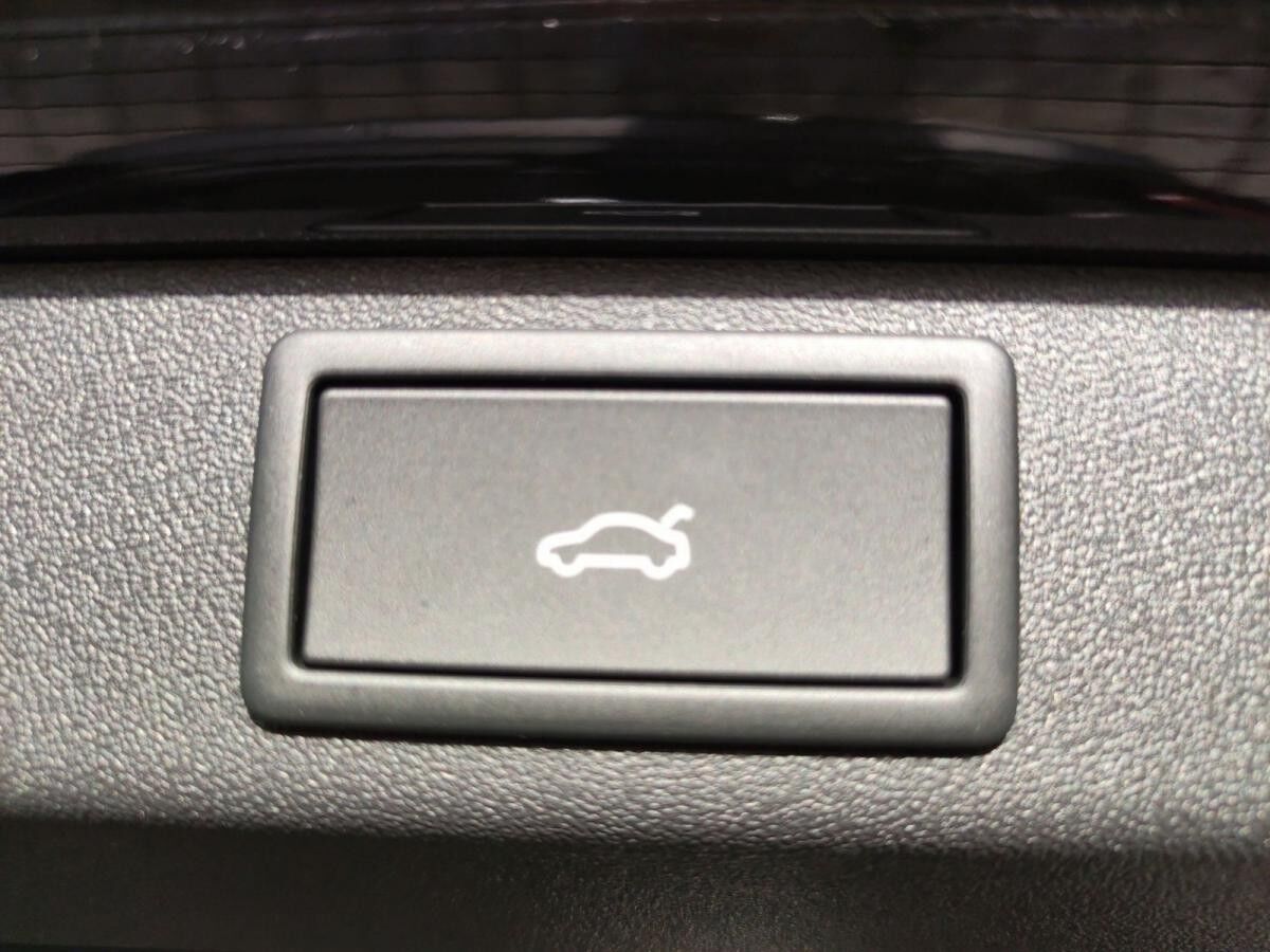 Skoda Elroq 85X Sportline 4x4 ADVANCED WÄRMEPUMPE AHK