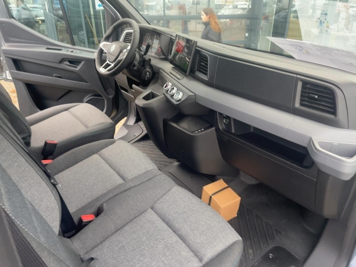 Renault Master Kasten extra L2H2 3,5t Blue dCi 150 AT