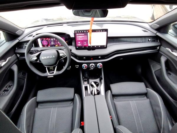 Skoda Superb Combi 1.5 TSI iV Sportline DSG Matrix AHK