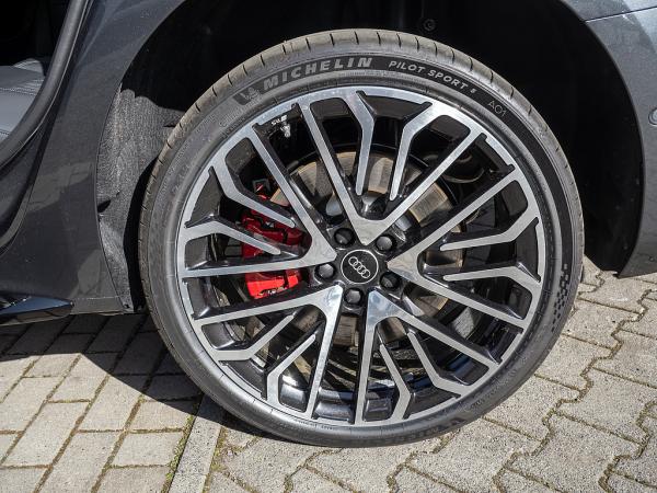 Audi A6 Avant e-hybrid quattro