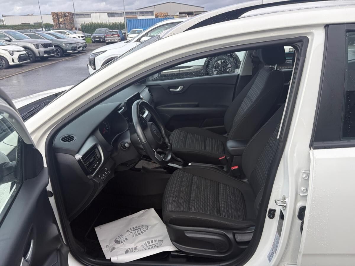 Kia Stonic Navi, Apple, Allwetterreifen, Überführung inkl.