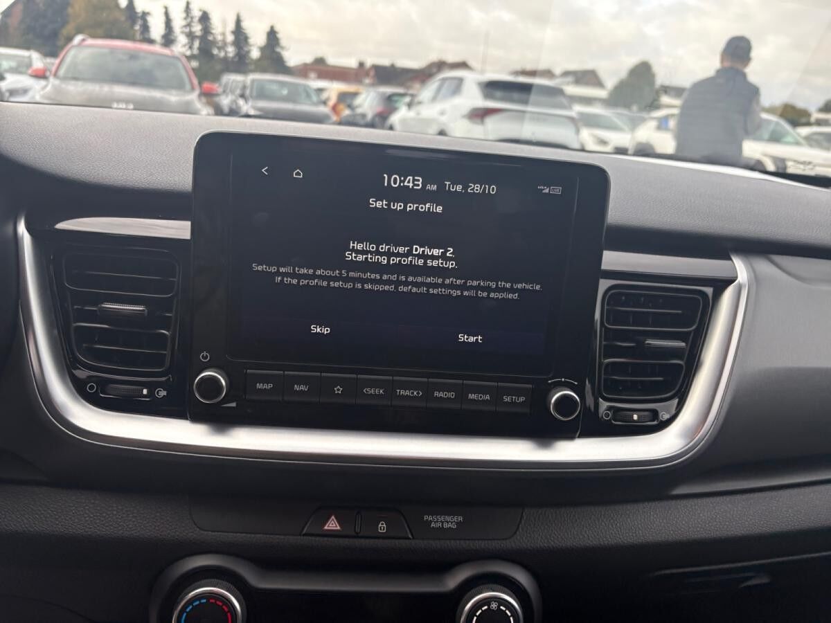 Kia Stonic Navi, Apple, Allwetterreifen, Überführung inkl.