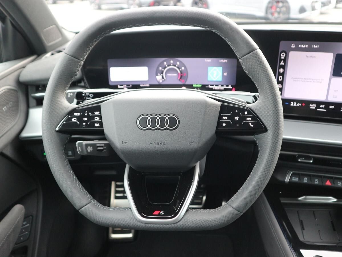 Audi Q3 SUV TFSI quattro S line*PANO*DIGI MATRIX*