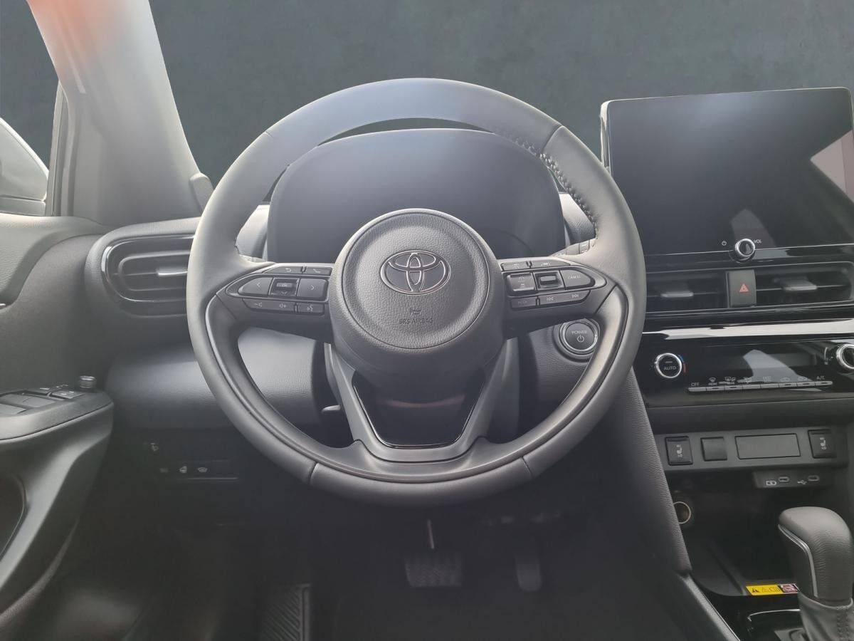 Toyota Yaris Cross Hybrid Teamplayer 1.5*Navi*LED*ACC*SHZ*LHZ*EPH*