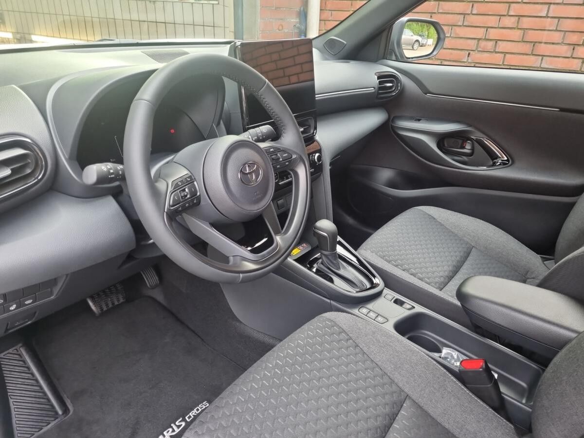 Toyota Yaris Cross Hybrid Teamplayer 1.5*Navi*LED*ACC*SHZ*LHZ*EPH*