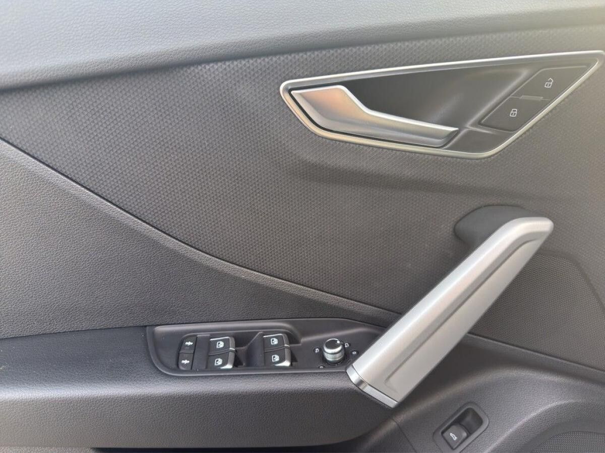 Audi Q2 advanced 35 TFSI S tronic *AHK*MATRIX*VIRTUAL*NAVI*TEMP*PDC*KAMERA*HECKKL.EL*SHZ*18"