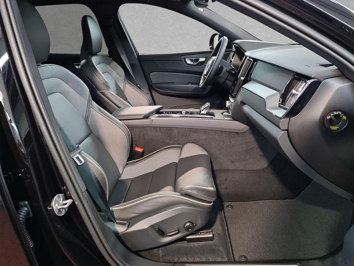 Volvo XC60 T6 Black Edition | AHK | SOFORT VERFÜGBAR!!