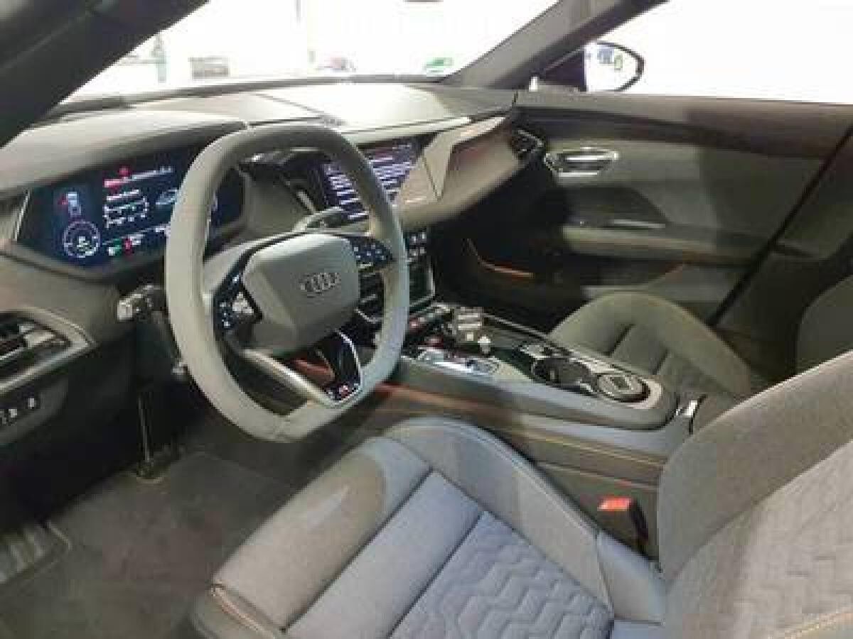 Audi e-tron GT SQUATT MATRIX+HUD+B&O+KAMERA+MMI NAVI