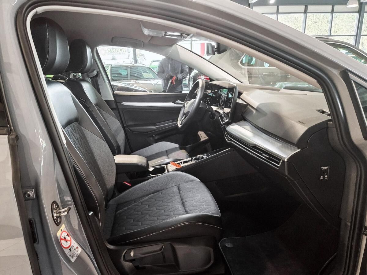 Volkswagen Golf 1.5 eTSI DSG AHK Ganzjahresreifen LED