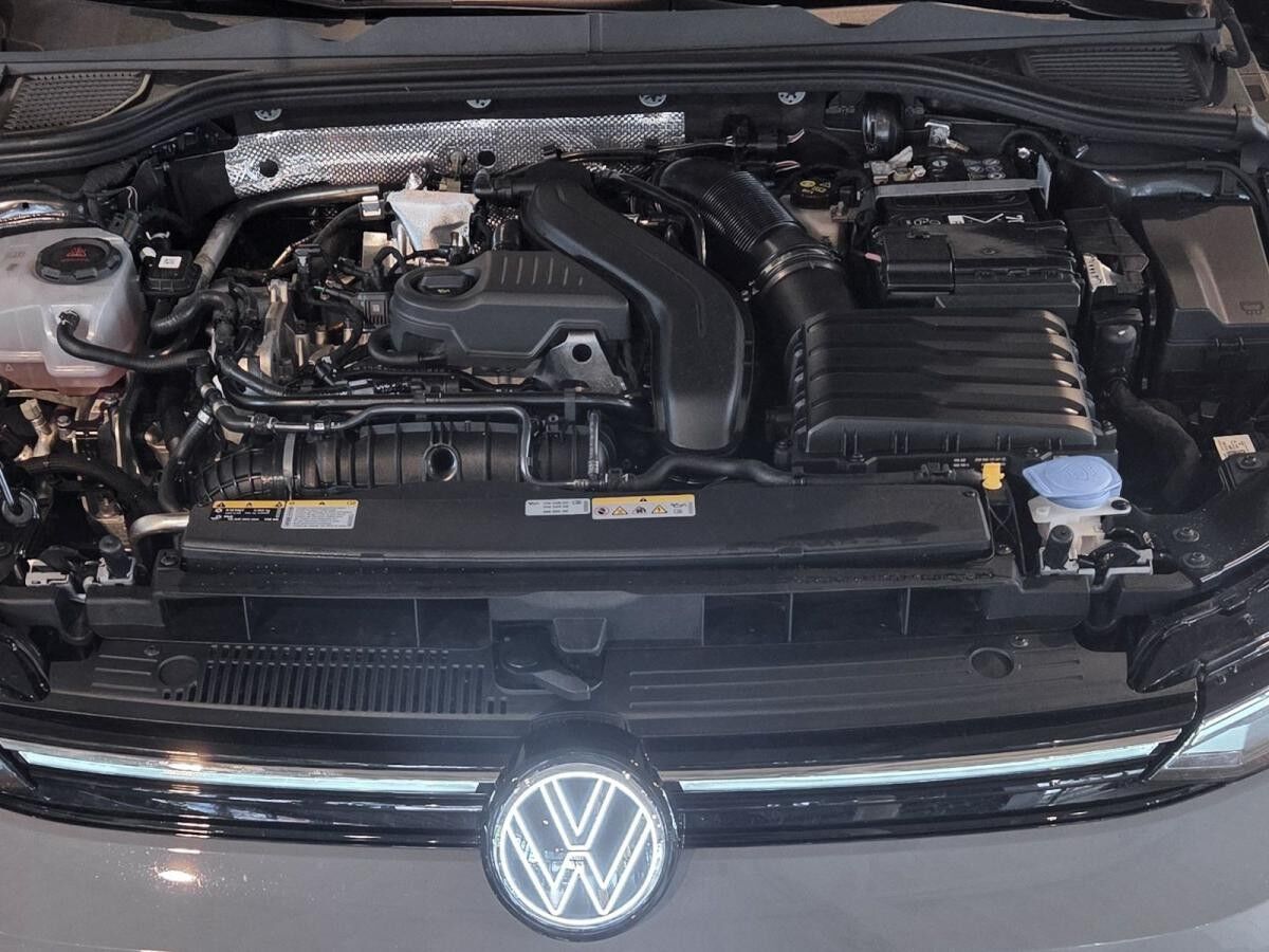 Volkswagen Golf 1.5 eTSI DSG AHK Ganzjahresreifen LED