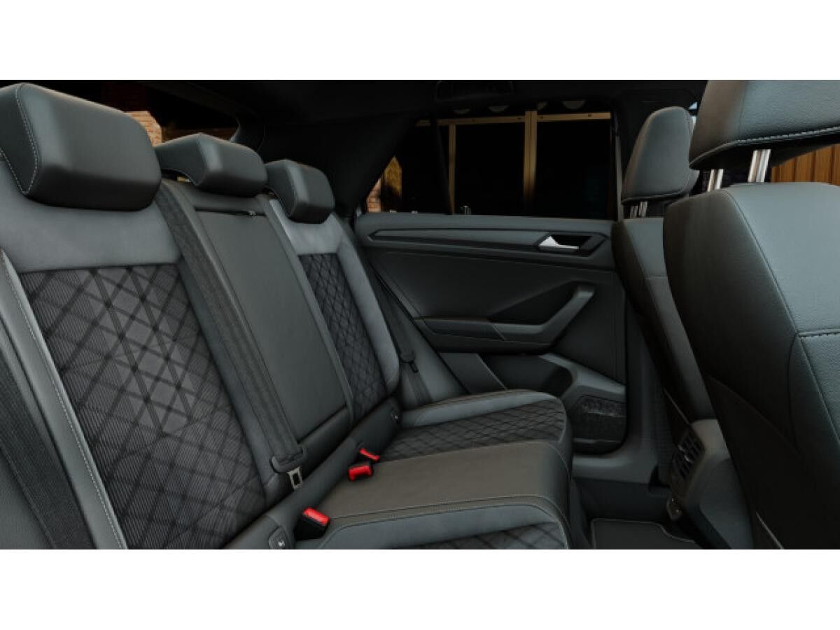 Volkswagen T-Roc R-Line 1.5 TSI DSG BLACKSTYLE AHK IQ KAMER