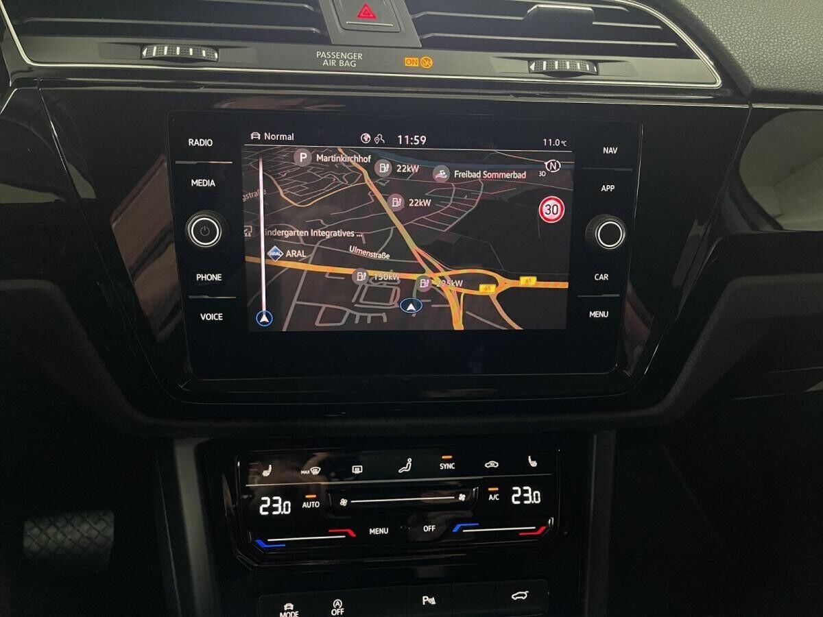 Volkswagen Touran 1.5 TSI R-Line LED LM 17" Navi PDC+RFK ACC