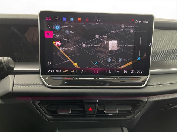 Volkswagen Tayron 2.0 TDI 4M Life 7-Sitzer AHK Matrix LM 18" Navi ACC