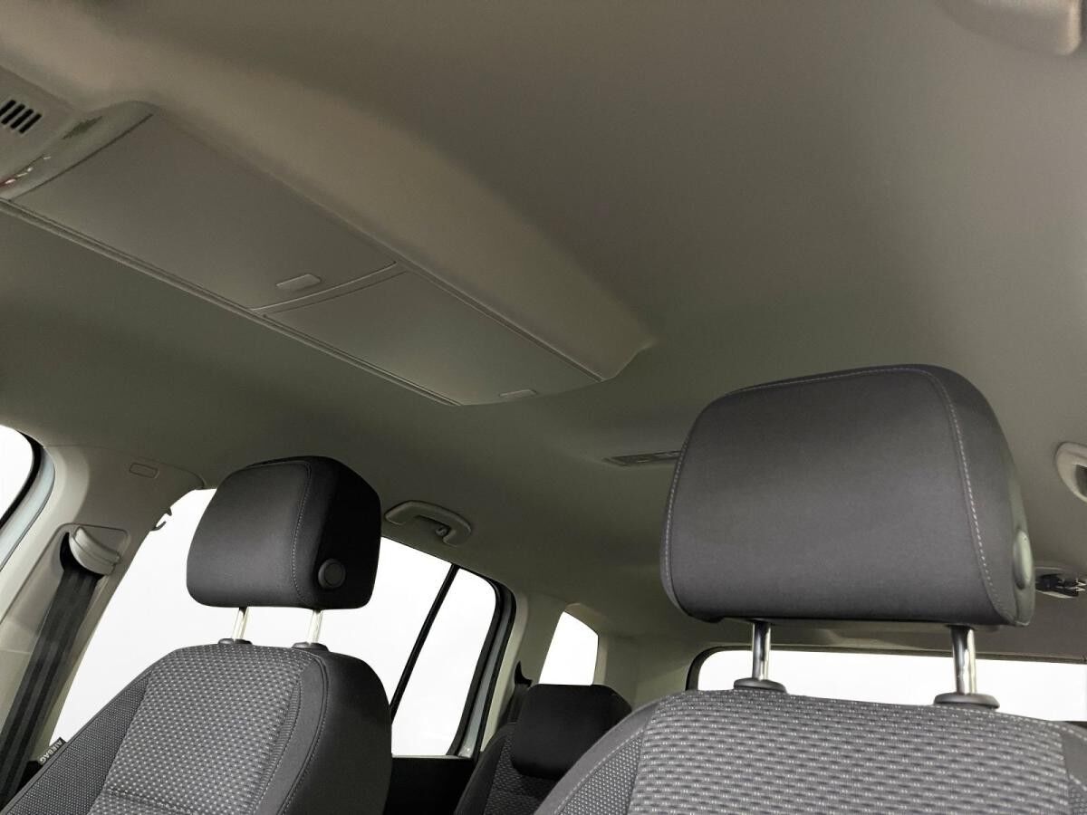 Volkswagen Touran 1.5 TSI R-Line LED LM 17" Navi PDC+RFK ACC