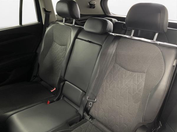 Volkswagen Tayron 2.0 TDI 4M Life 7-Sitzer AHK Matrix LM 18" Navi ACC