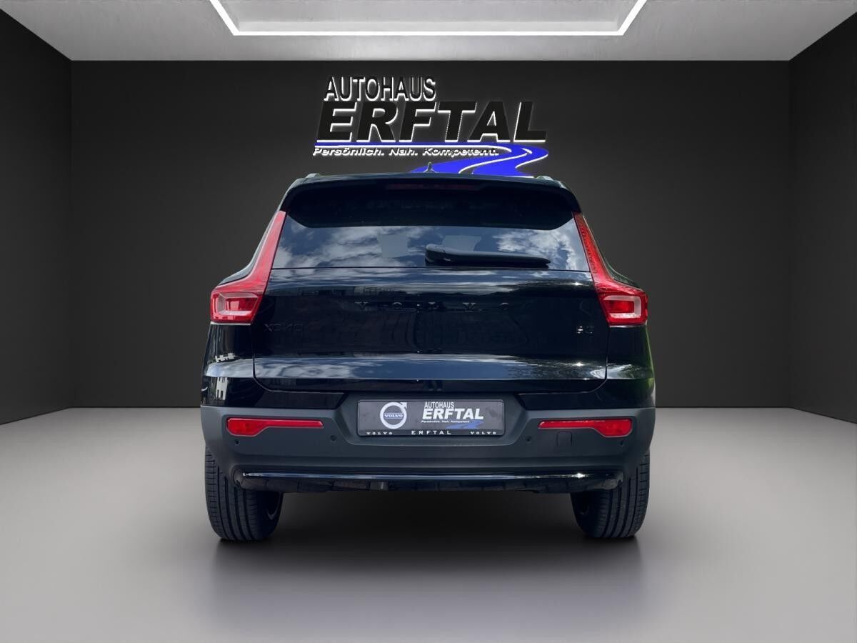 Volvo XC40 B3 Plus Black Edition - sofort verfügbar