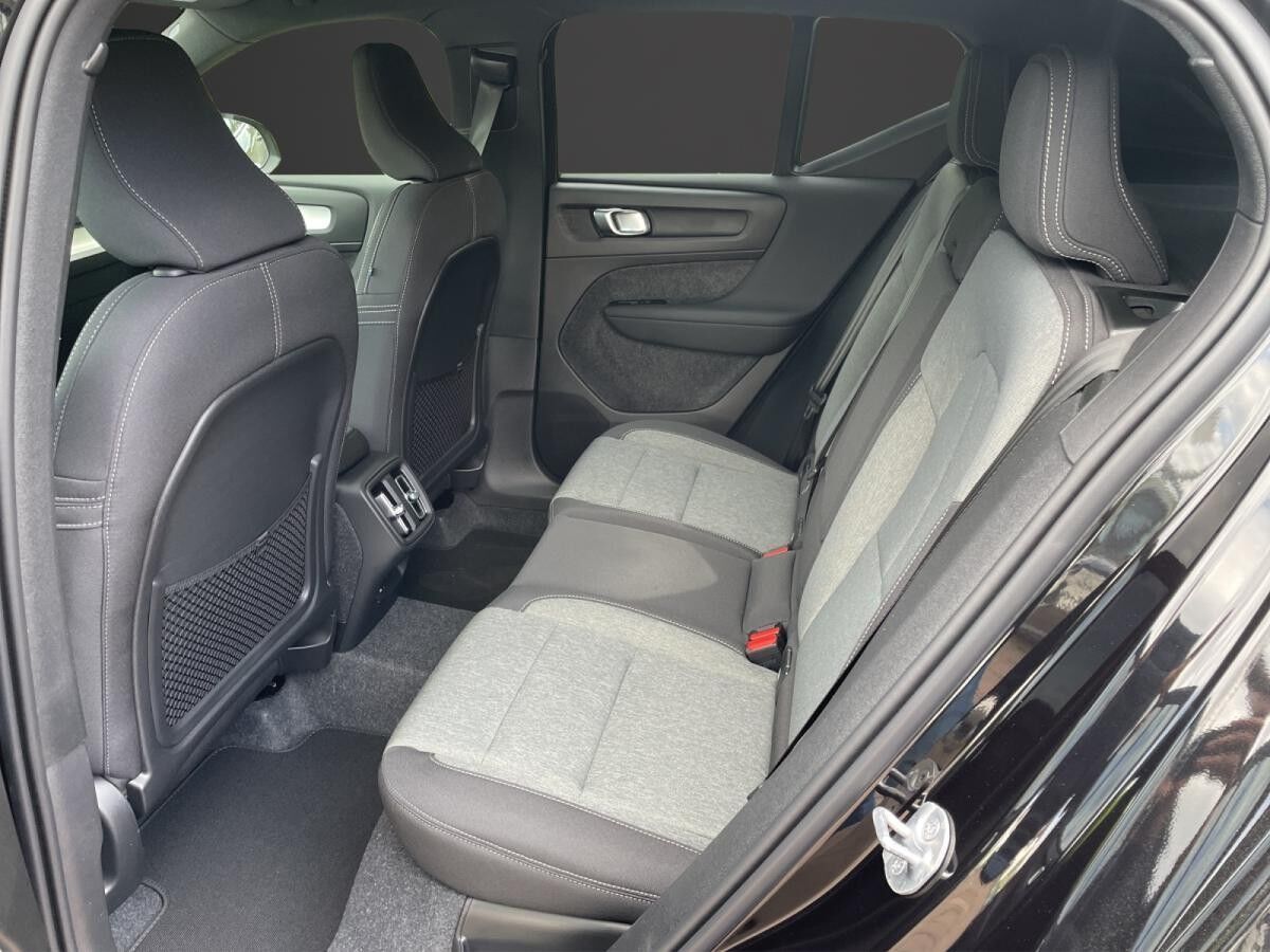 Volvo XC40 B3 Plus Black Edition - sofort verfügbar