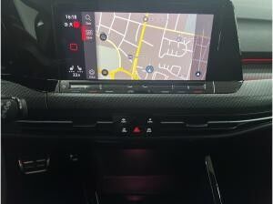 Volkswagen Golf VIII Variant 1.5 eTSI R-Line AHK Pano Matrix LM 18" Navi RFK ACC