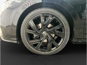 Volkswagen Golf VIII Variant 1.5 eTSI R-Line AHK Pano Matrix LM 18" Navi RFK ACC
