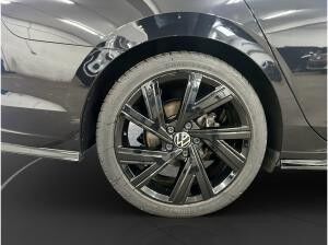 Volkswagen Golf VIII Variant 1.5 eTSI R-Line AHK Pano Matrix LM 18" Navi RFK ACC