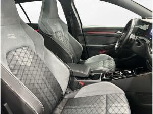 Volkswagen Golf VIII Variant 1.5 eTSI R-Line AHK Pano Matrix LM 18" Navi RFK ACC