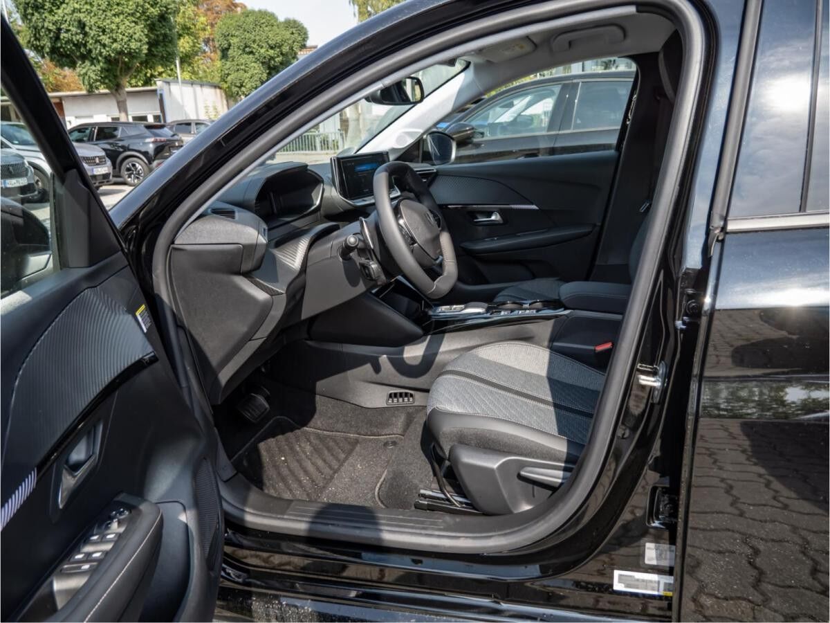 Peugeot 208 ALLURE HYBRID 110 e-DSC6 *SOFORT*