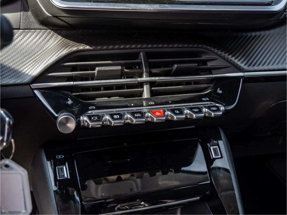 Peugeot 208 ALLURE HYBRID 110 e-DSC6 *SOFORT*