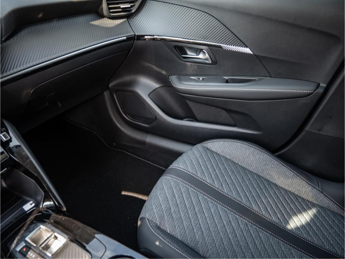 Peugeot 208 ALLURE HYBRID 110 e-DSC6 *SOFORT*