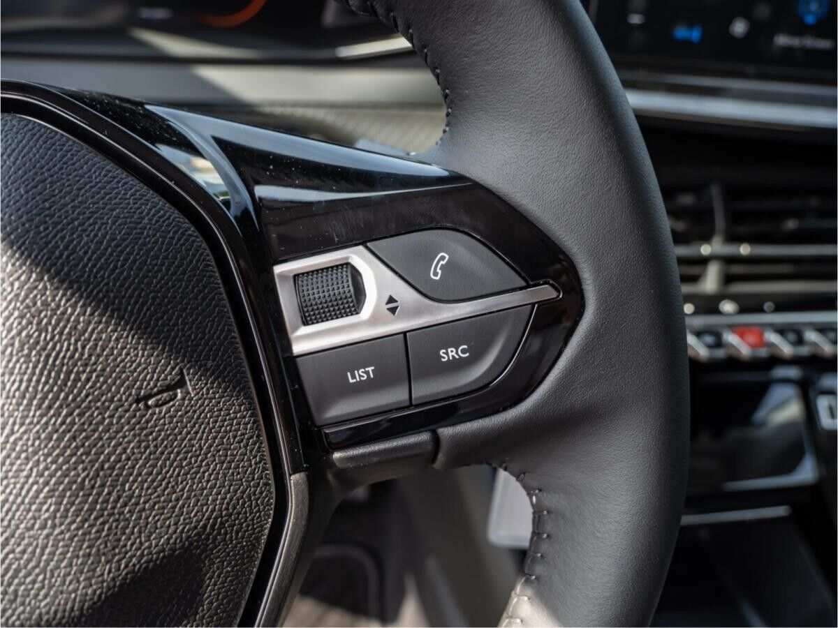 Peugeot 208 ALLURE HYBRID 110 e-DSC6 *SOFORT*