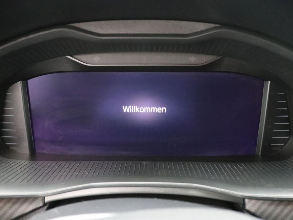 Skoda Kamiq Monte Carlo 1.5 TSI DSG / Pano, LED, ACC