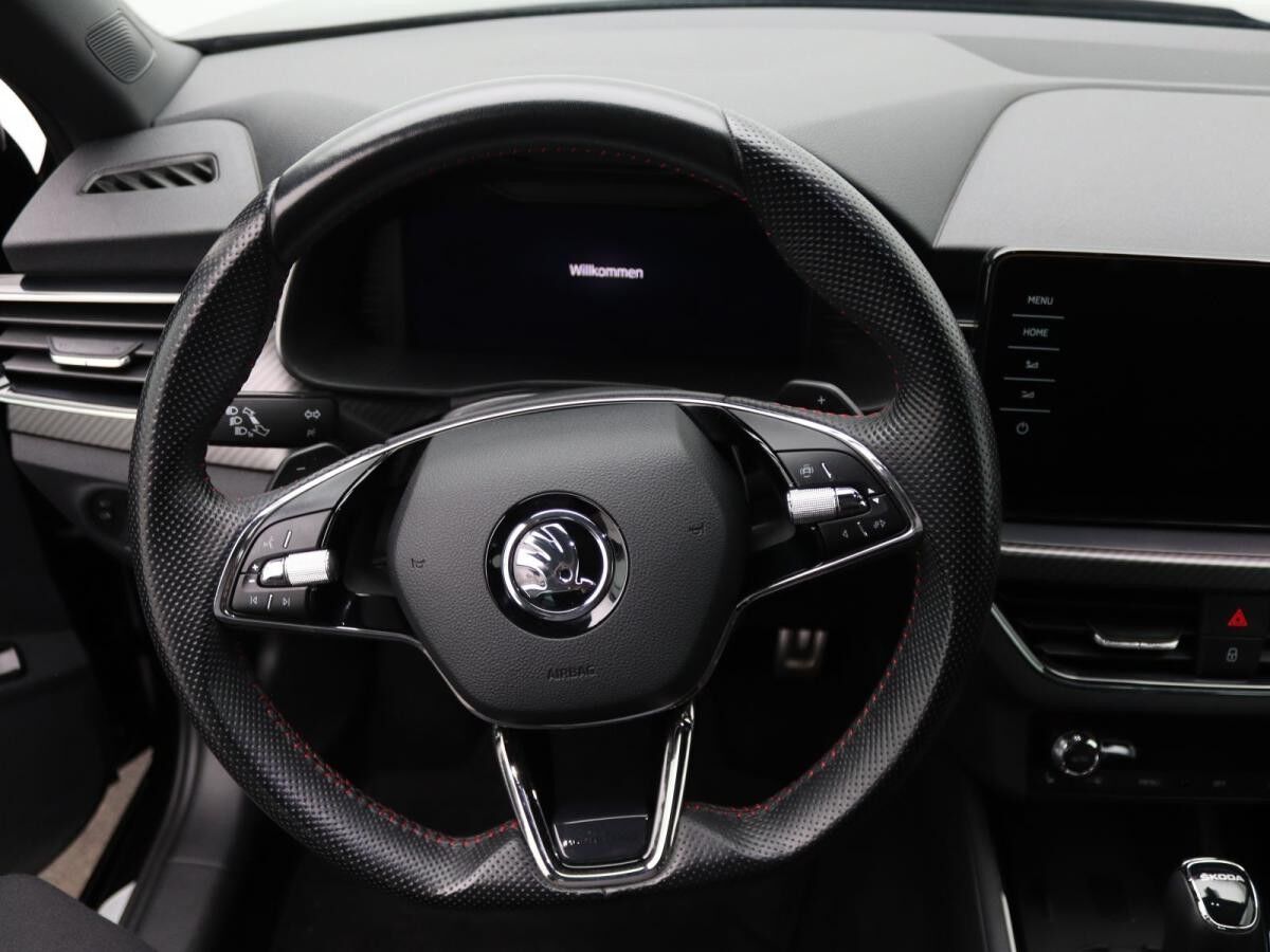 Skoda Kamiq Monte Carlo 1.5 TSI DSG / Pano, LED, ACC