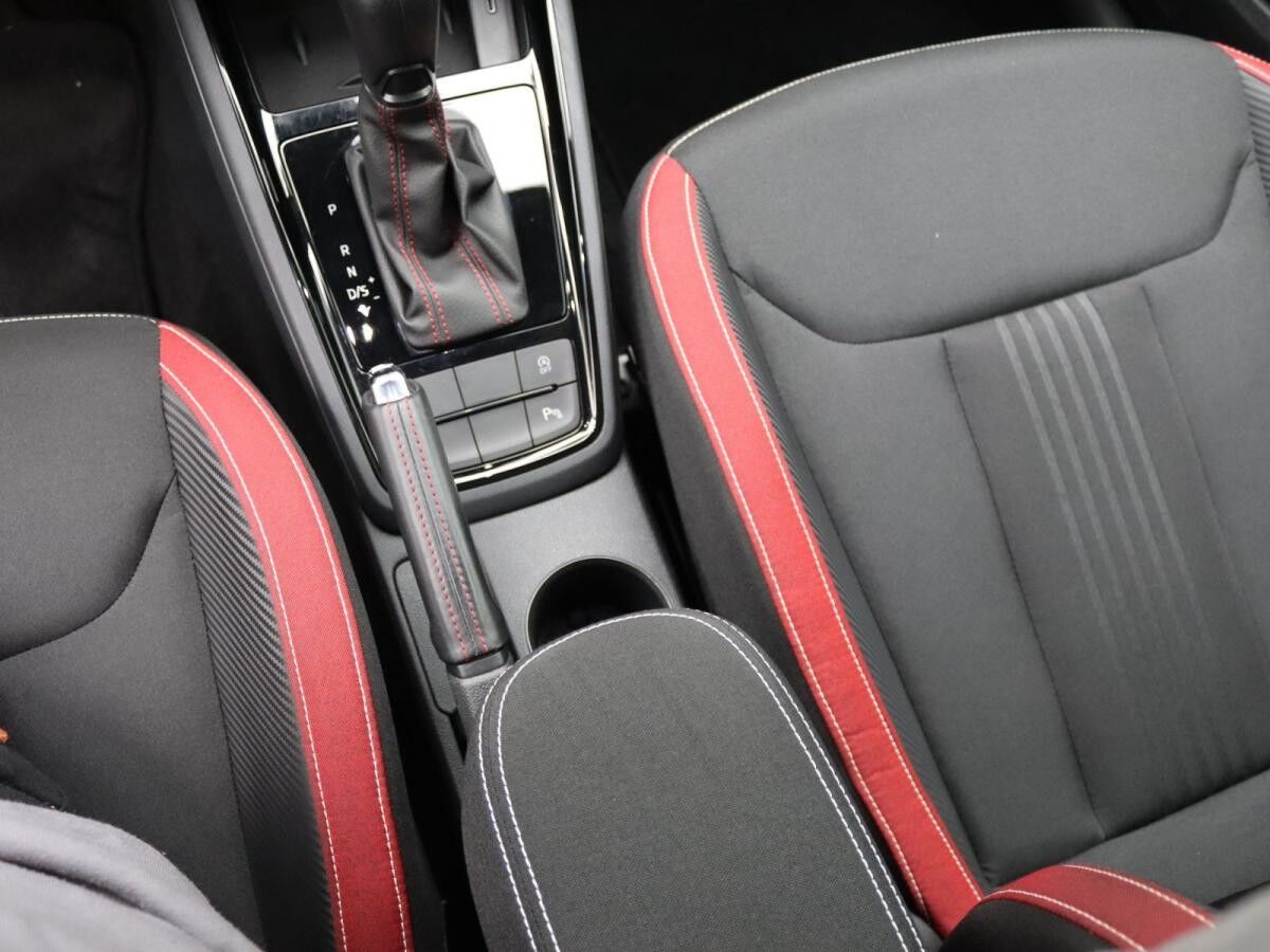 Skoda Kamiq Monte Carlo 1.5 TSI DSG / Pano, LED, ACC